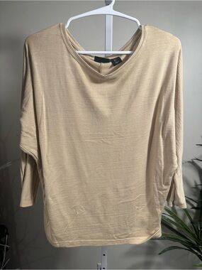 N246. Rachel Zoe Women’s beige Lightweight Crewneck Sweater size large